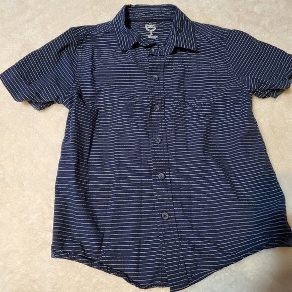 TWO boys button ups - Picture 6 of 9